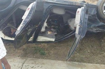 S-a răsturnat cu maşina pe DN22: o şoferiţă şi două copile au ajuns la spital